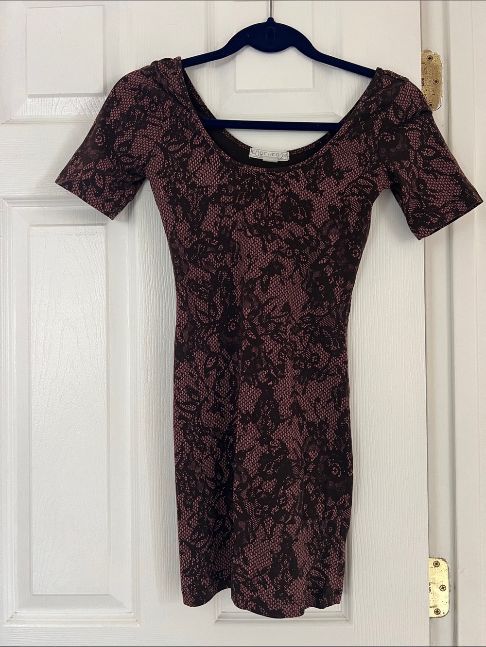 Forever 21 Mauve Mini Bodycon Dress w/ Black Lace Pattern Print ~ small